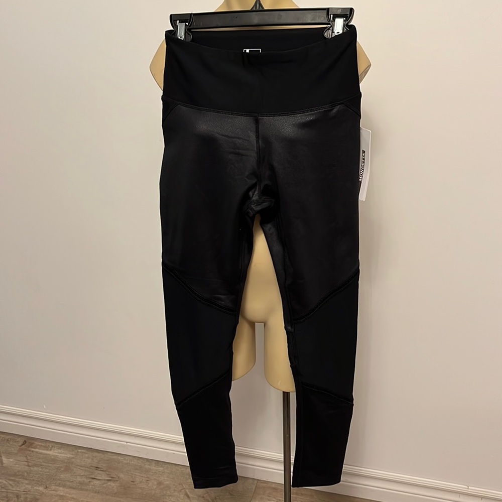BNWT Mondetta Black Leggings